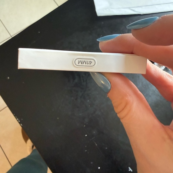 Apple Starlight Watch Band 41mm - Picture 3 of 4